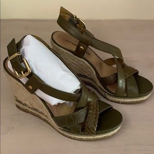 Antonia Milani wedge